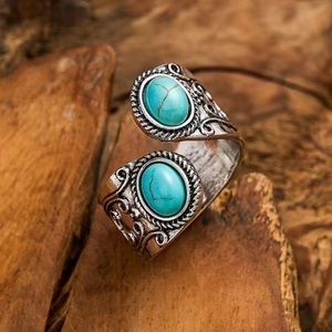 GOTHIC VINTAGE RING